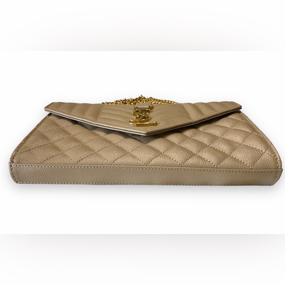 Envelope Triquilt YSL Wallet on Chain in Grained Leather - Picture 8 of 10